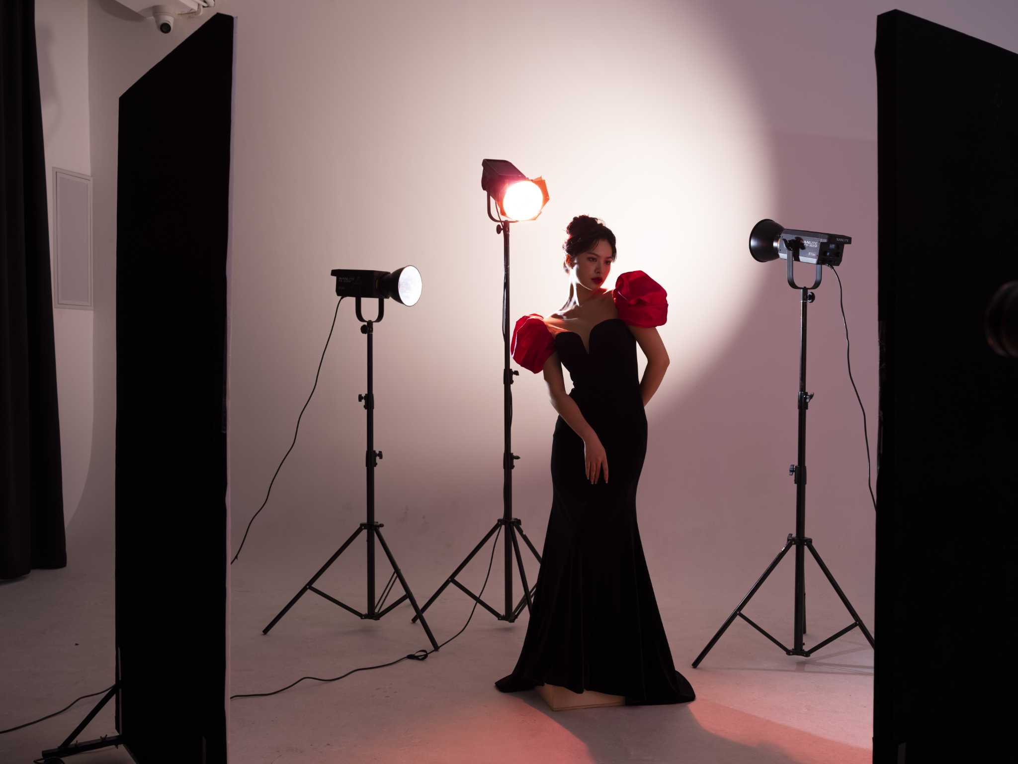 Nanlite FS-300B — in use on set