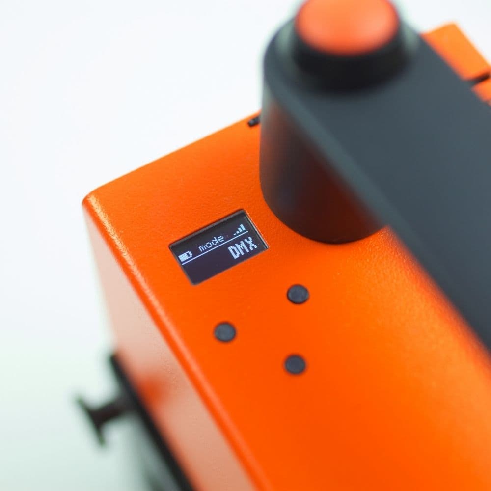 hazebase piccola — close-up of the controls and output