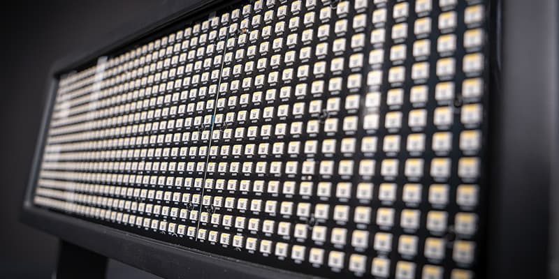 Claypaky Tambora Stormy — 675 RGBW SMD LEDs in 27 segments highlight