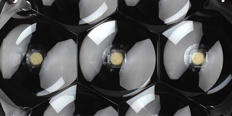 Claypaky Mini-B — dimmer curves highlight